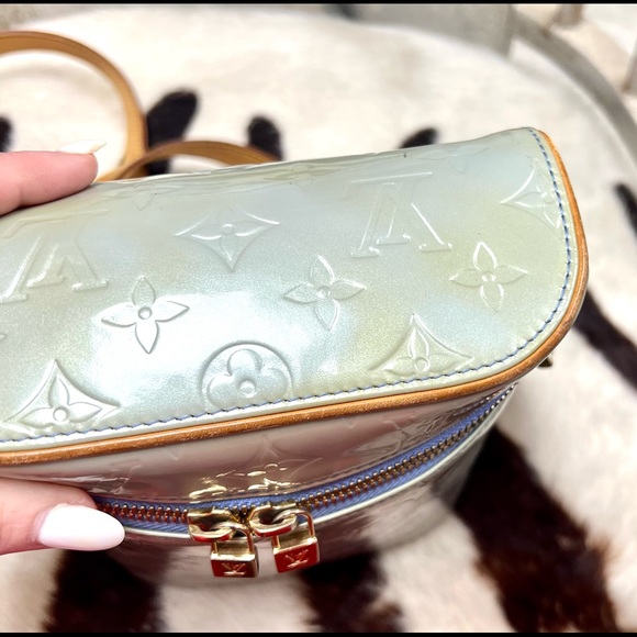 Authentic Louis Vuitton Vernis Blue Patent Leather - Picture 4 of 10